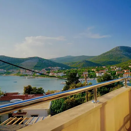 Vila Deluxe Marusia *