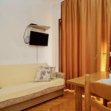 Deluxe Marusia Seget Vranjica