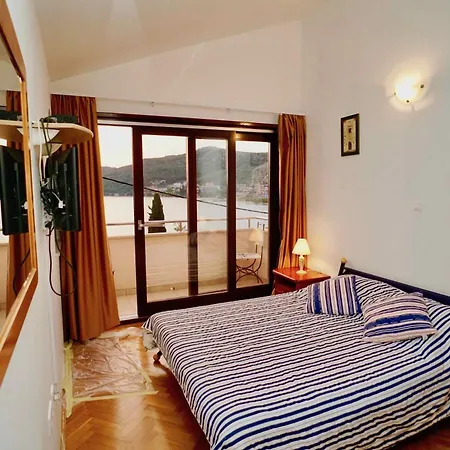 Deluxe Marusia Seget Vranjica