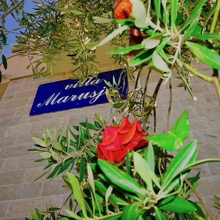 Deluxe Marusia Vila