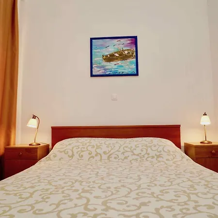 Deluxe Marusia Vila *